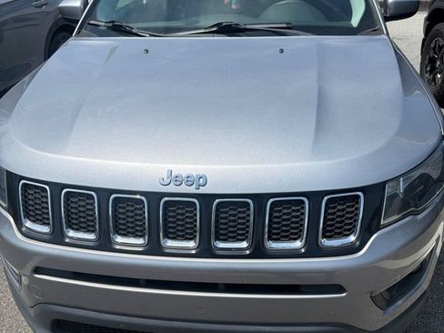 Used 2018 Jeep Compass Latitude w/ Popular Equipment Group FWD image 1