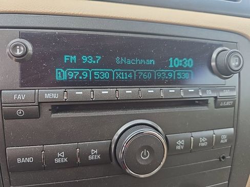 Used 2011 Buick Lucerne CX image 18