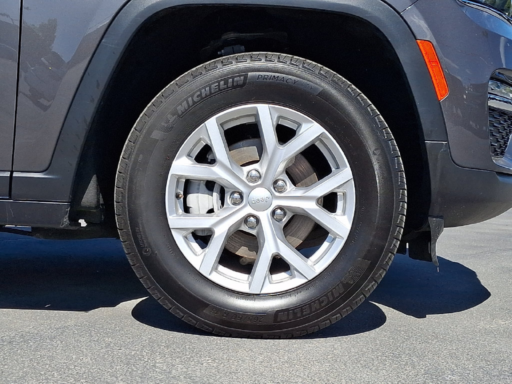 Certified 2023 Jeep Grand Cherokee Limited AWD/4WD image 8