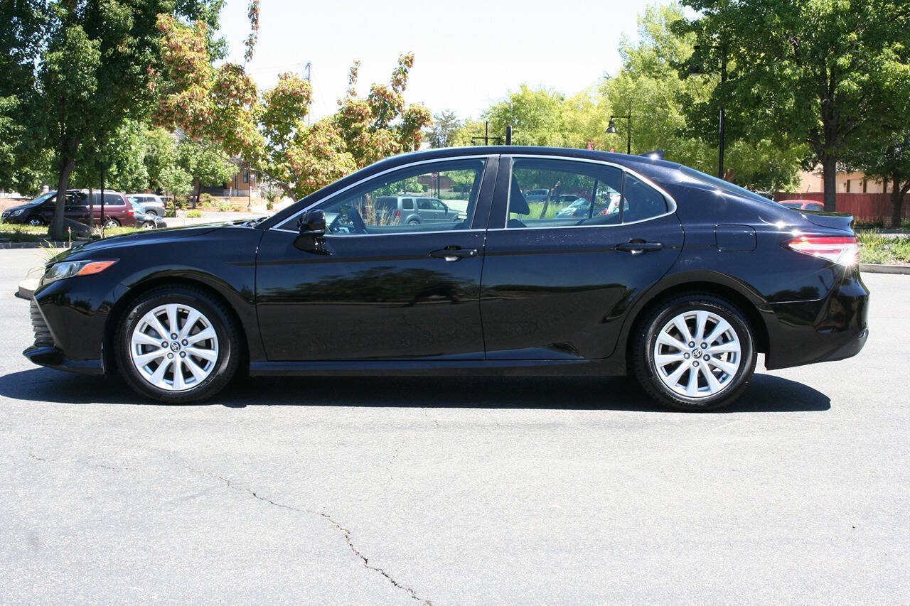 Used 2020 Toyota Camry LE w/ Convenience Package FWD image 8