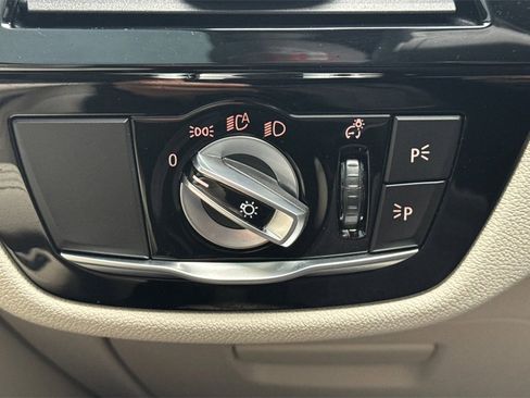 Used 2022 BMW M550i xDrive w/ Executive Package image 33