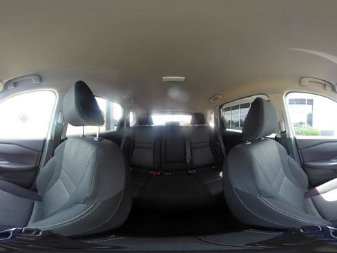 Used 2025 Nissan Rogue SV FWD image 38