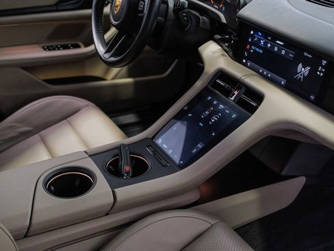 Used 2022 Porsche Taycan 4S image 24