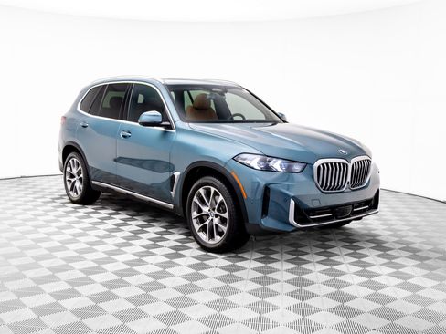 Used 2024 BMW X5 xDrive40i w/ Parking Assistance Package image 8