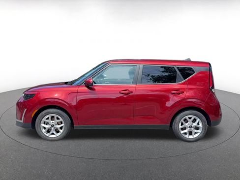 Used 2025 Kia Soul LX w/ LX Technology Package FWD image 8