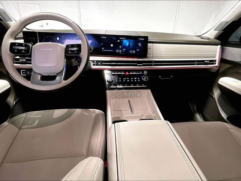 Used 2025 Hyundai Santa Fe Calligraphy image 18
