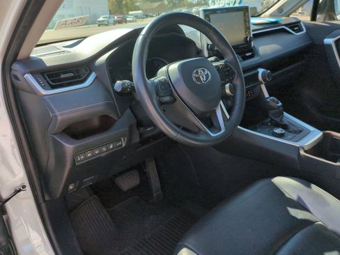 Used 2022 Toyota RAV4 Limited AWD/4WD image 10