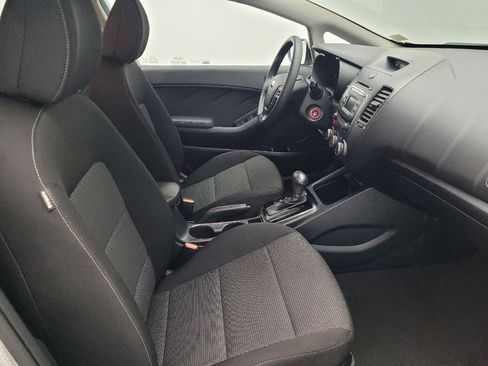 Used 2017 Kia Forte LX image 21