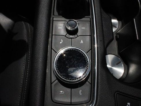 Used 2022 Cadillac XT6 Sport w/ Technology Package AWD/4WD image 42