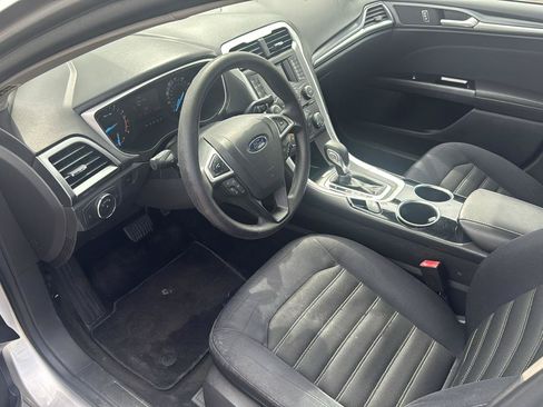 Used 2013 Ford Fusion SE FWD image 9