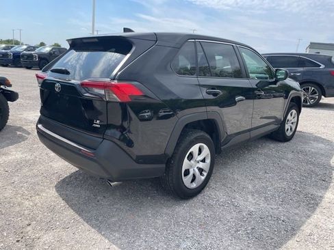 Used 2024 Toyota RAV4 LE AWD/4WD image 4