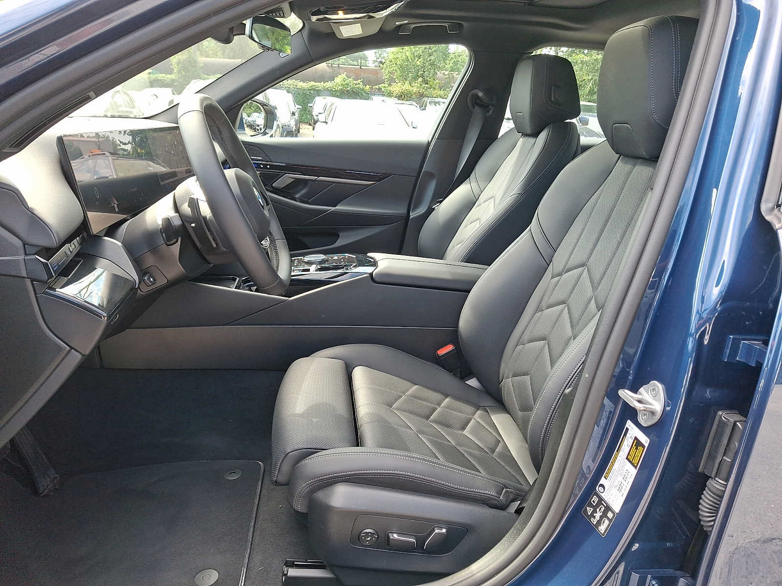Used 2026 BMW 530i xDrive w/ Premium Package AWD/4WD image 10