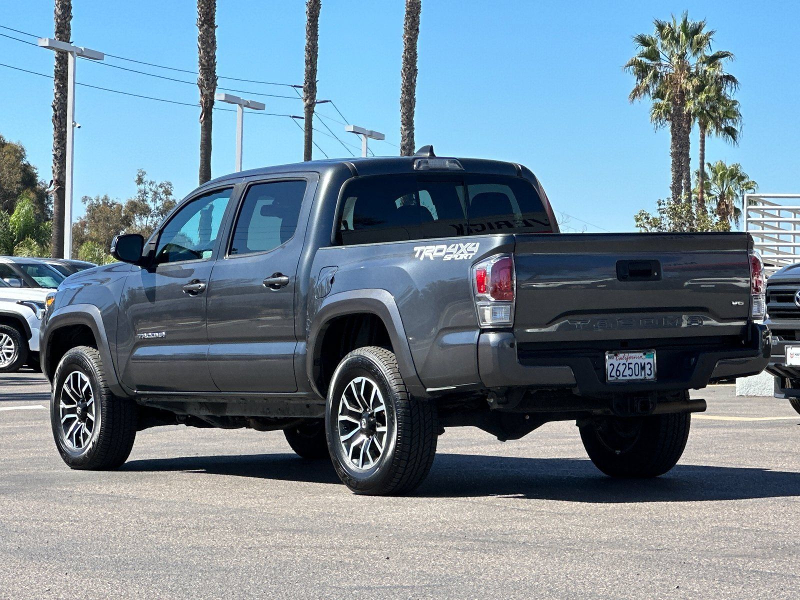 Used 2022 Toyota Tacoma TRD Sport w/ Technology Package AWD/4WD image 3