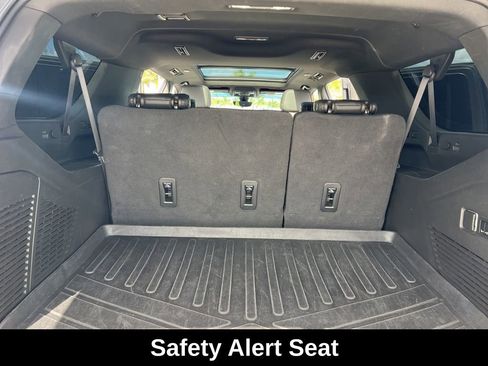 Used 2022 Chevrolet Suburban High Country w/ Premium Package image 37