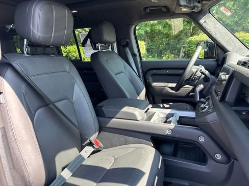 New 2025 Land Rover Defender 110 V8 image 16