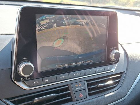 Used 2022 Nissan Altima 2.5 SR image 17