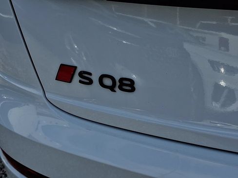 Certified 2025 Audi SQ8 Premium Plus AWD/4WD image 31