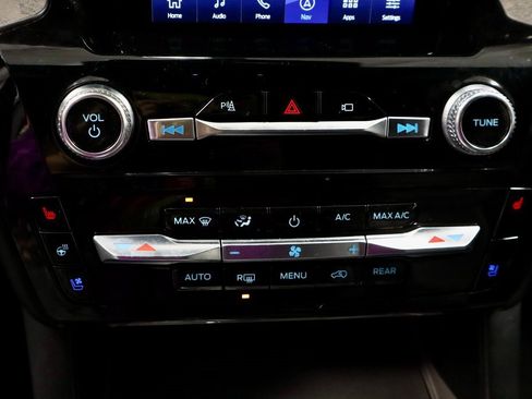 Certified 2022 Ford Explorer Platinum w/ Technology Package image 34