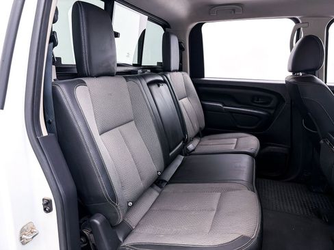 Used 2018 Nissan Titan S RWD image 30