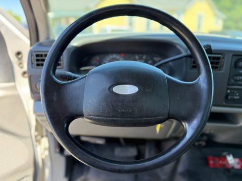 Used 2003 Ford F450 2WD Regular Cab Super Duty image 12