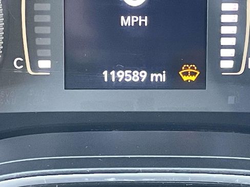 Used 2019 Jeep Cherokee Latitude Plus image 37