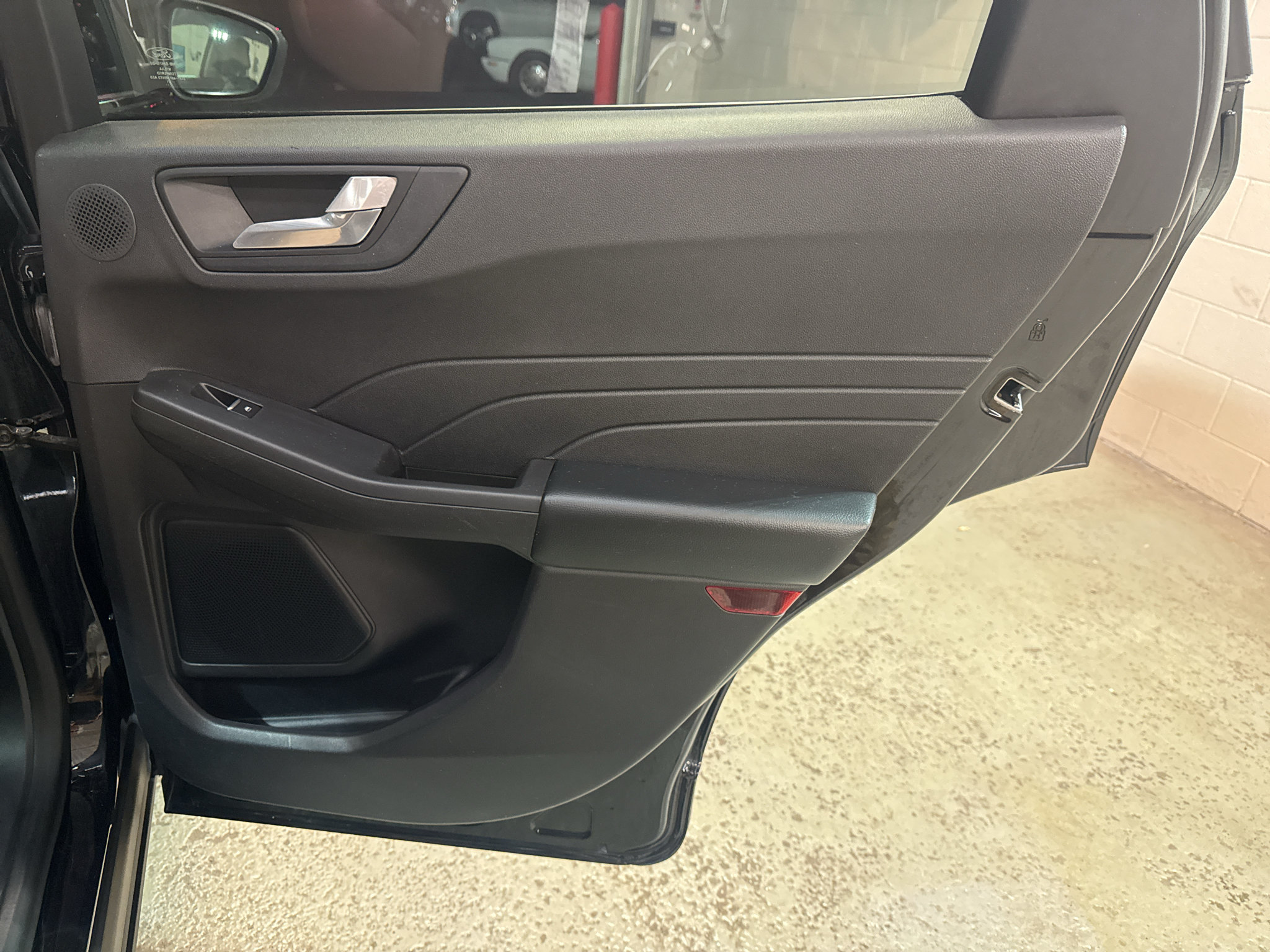 Used 2021 Ford Escape Titanium AWD/4WD image 27
