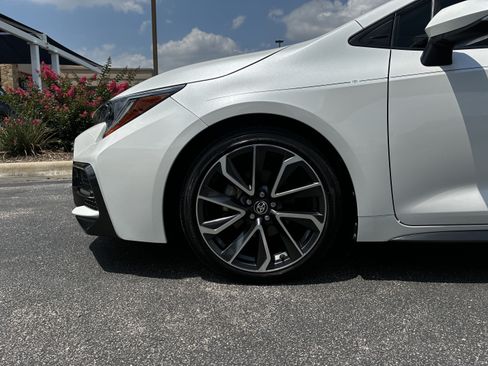 Used 2020 Toyota Corolla XSE FWD image 16