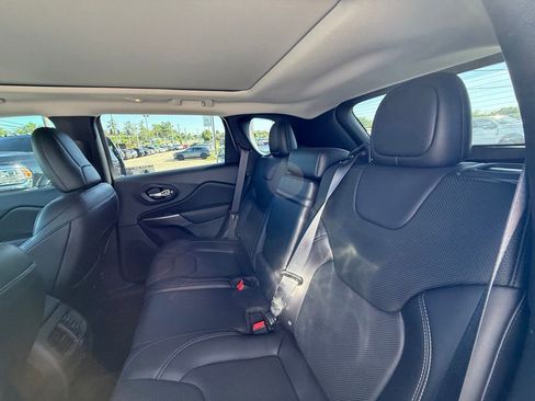 Used 2019 Jeep Cherokee Limited AWD/4WD image 24