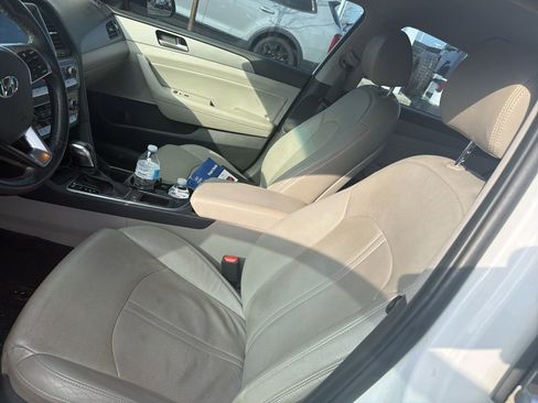 Used 2018 Hyundai Sonata SEL w/ Winter Weather Package FWD image 3