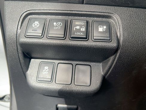 Used 2016 Nissan Leaf SV image 18