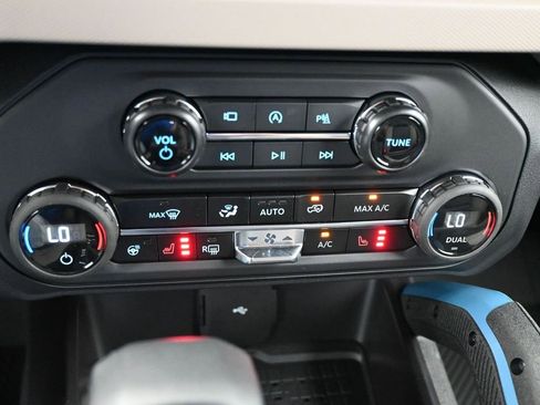 Used 2024 Ford Bronco Wildtrak image 19