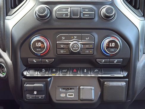 Used 2020 Chevrolet Silverado 1500 LT w/ All-Star Edition AWD/4WD image 35