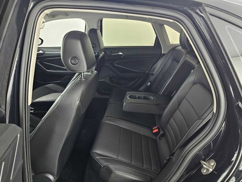 Used 2022 Volkswagen Jetta SE image 16