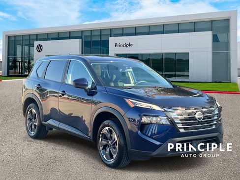 Used 2024 Nissan Rogue SV FWD image 3