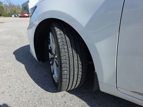 Used 2020 Kia Cadenza Limited image 33