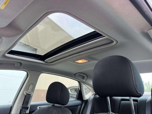 Used 2019 Nissan Sentra SV w/ Special Edition Package FWD image 20