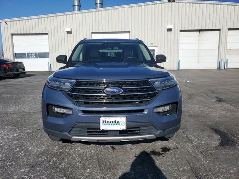 Used 2021 Ford Explorer XLT w/ Equipment Group 202A image 2