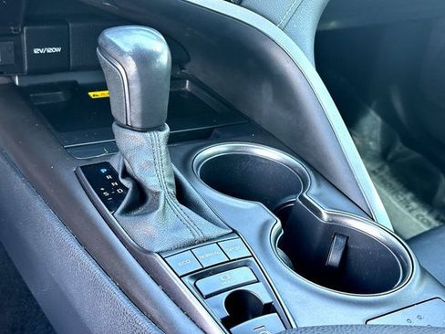 Used 2022 Toyota Camry XSE FWD image 17