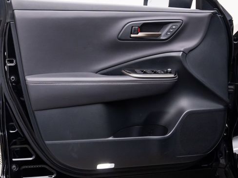 Used 2024 Toyota Crown Limited image 13