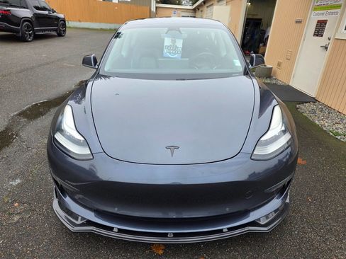 Used 2018 Tesla Model 3 Mid Range image 2