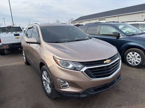 Used 2019 Chevrolet Equinox LT w/ Sun & Navigation Package image 3