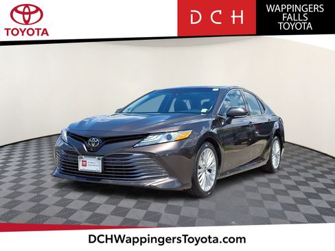 Certified 2018 Toyota Camry XLE w/ Audio Package FWD image 1