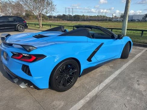 Used 2021 Chevrolet Corvette Stingray Premium Conv w/ Z51 Performance Package image 3