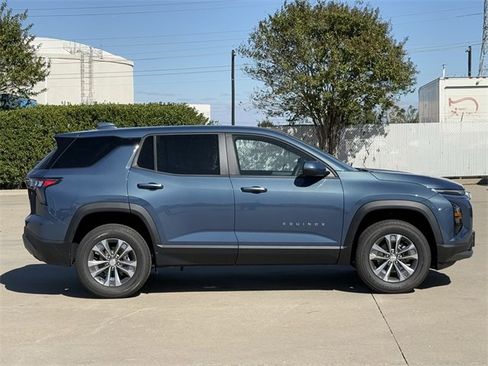 New 2026 Chevrolet Equinox LT image 3