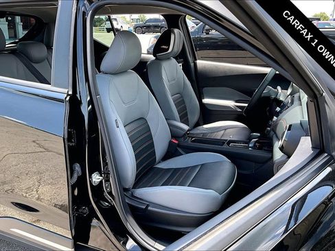 Used 2023 Nissan Kicks SR w/ SR Premium Package FWD image 27