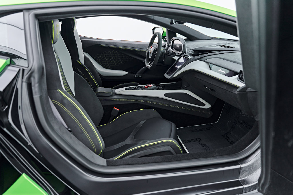 Used 2024 Lamborghini Revuelto AWD/4WD image 39