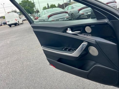 Used 2018 Kia Stinger Premium AWD/4WD image 15