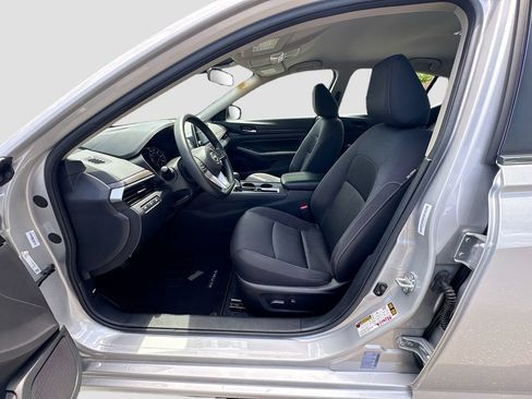 Certified 2025 Nissan Altima 2.5 SV FWD image 22