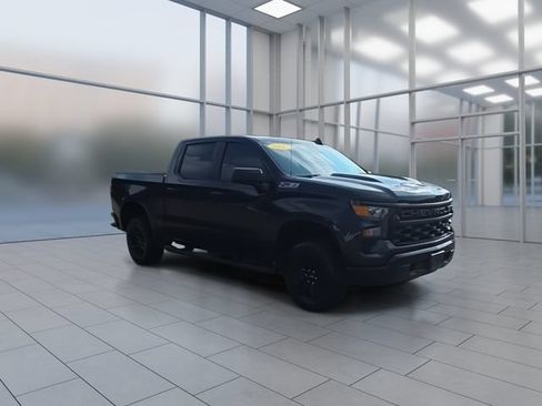 Used 2023 Chevrolet Silverado 1500 Custom Trail Boss AWD/4WD image 2
