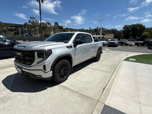 Used 2022 GMC Sierra 1500 Elevation AWD/4WD image 12